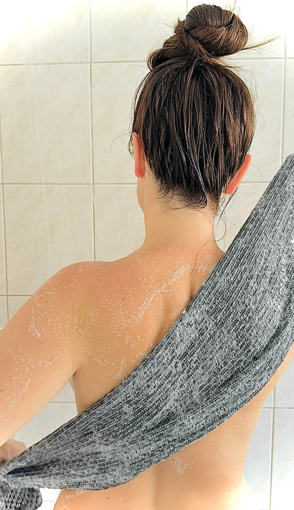 SANIVA Long Exfoliating Shower Towel